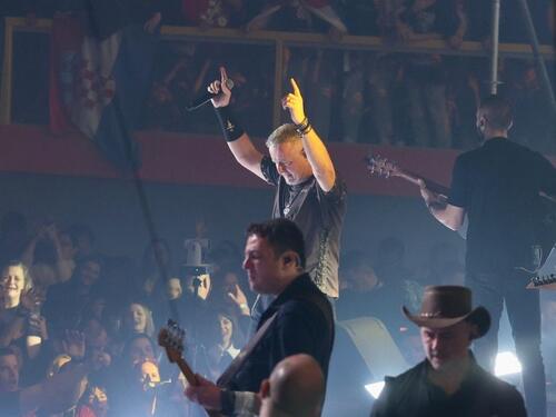 Video: Thompsonova majica i ustaški pozdravi na koncertu i u Splitu