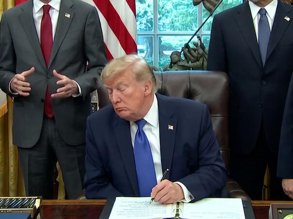 Video: Trump ponovo zaspao na sastanku u Bijeloj kući