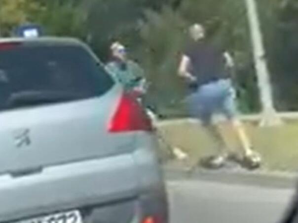 Video: U Banjaluci se potukli vozači, žene ih smirivale