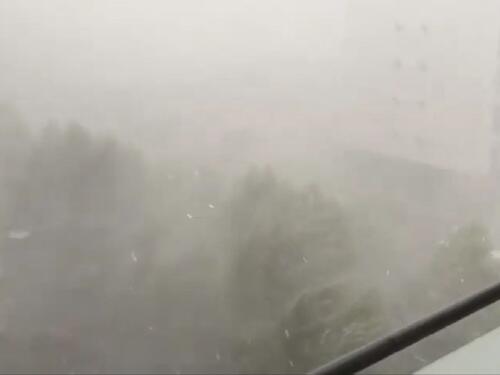 VIDEO / U ogromnoj oluji u Bukureštu poginula žena