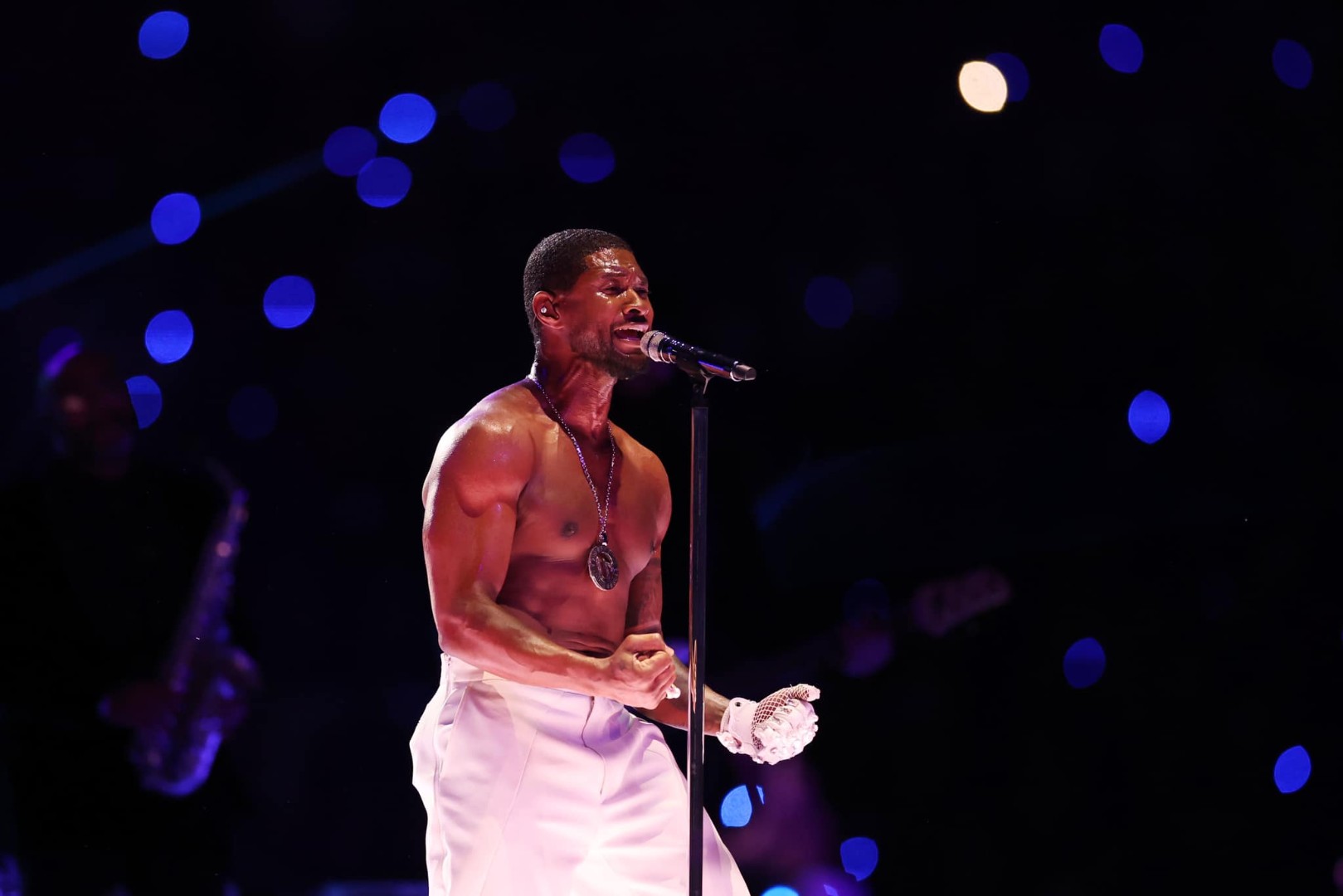 Video: Usher očarao na Super Bowlu