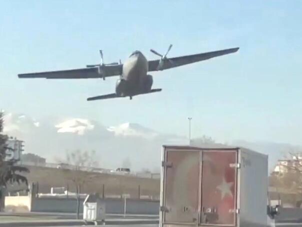 VIDEO: Vojni avion prisilno sletio u Turskoj