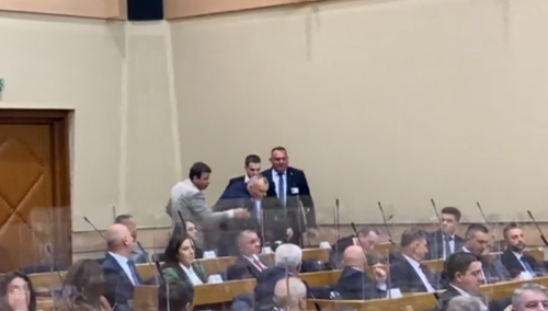 Video: Vukanović izveo novi show na sjednici NSRS