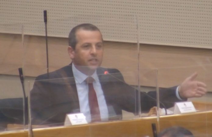 Video: Vukanovića napalo osiguranje Željke Cvijanović