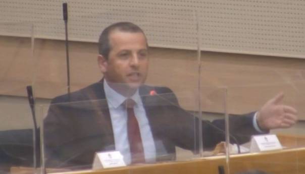 Video: Vukanovića napalo osiguranje Željke Cvijanović