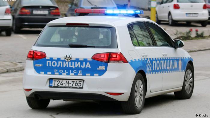 Vidjeli policiju pa prosuli kokain na zemlju