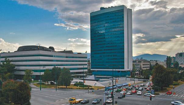 Vijeće ministara odobrilo: Po 500 KM zaposlenim u institucijama