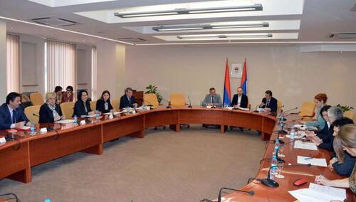 Vijeće naroda RS sutra o zakonu kojim se kriminalizira kleveta