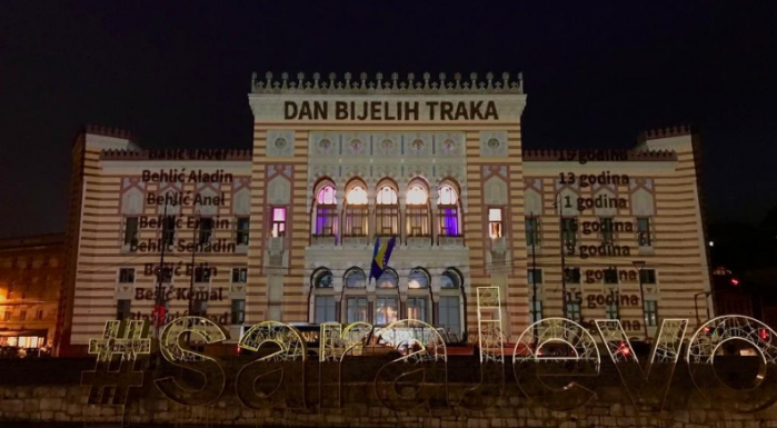 Na Vijećnici ispisana imena ubijene djece Prijedora