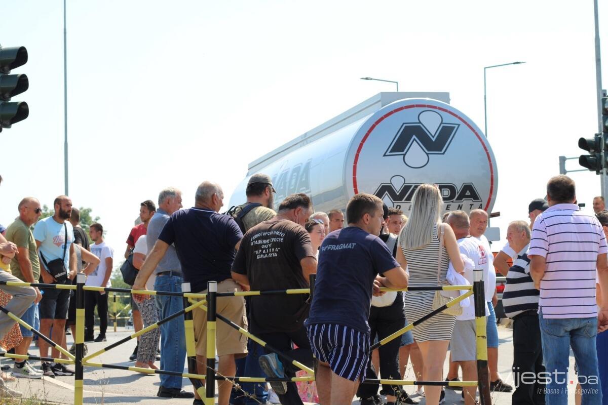 Vijesti.ba na licu mjesta: Drama zbog vode, blokiran put Banjaluka - Prijedor
