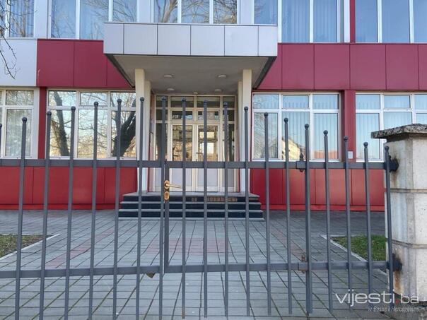 Vijesti.ba u Banja Luci: Zatvorena kancelarija SIPA-e, parking prazan