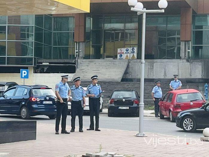 Vijesti.ba u Srebrenici: Policija na ulicama, zabranjena sva okupljanja