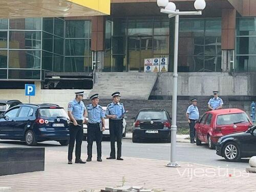 Vijesti.ba u Srebrenici: Policija na ulicama, zabranjena sva okupljanja