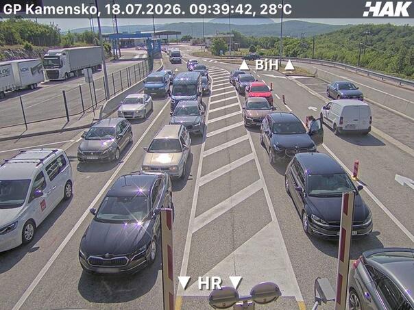 Vikend je počeo: Gužve i kolone na izlazu iz BiH