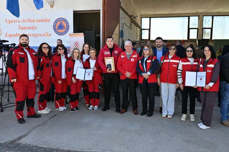 Viktor Grbavac dobitnik 'Zlatne značke' za dugogodišnji doprinos zaštiti i spašavanju