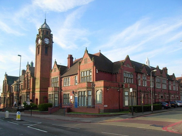 Viktorijanska zgrada bivše policijske stanice i muzeja dom bh. zajednice u UK