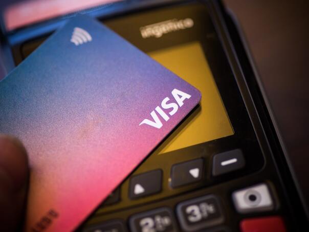 Visa suočena s tužbom za monopol nad tržištem debitnih kartica u SAD-u