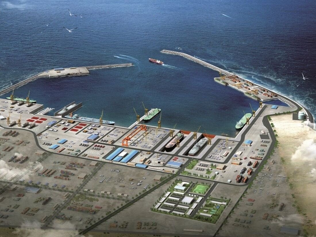 Više dronova pogodilo rezervoare nafte u Omanu