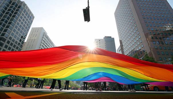 Više hiljada učesnika na LGBT festivalu i kontraskupu u Seulu