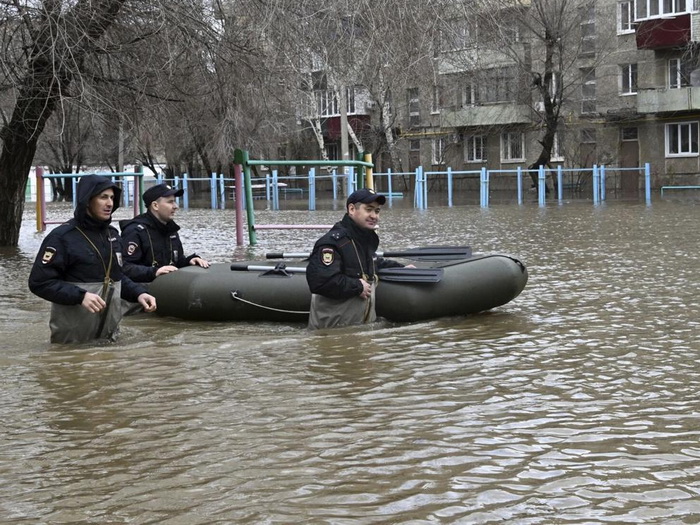 Više od 10.000 stambenih objekata poplavljeno širom Rusije