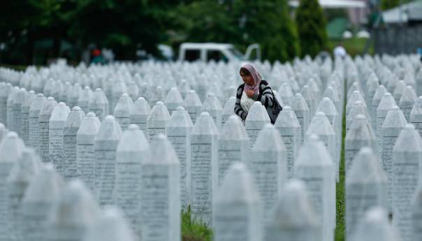 Više od 20.000 građana potpisalo peticiju da se zaustavi negiranje genocida