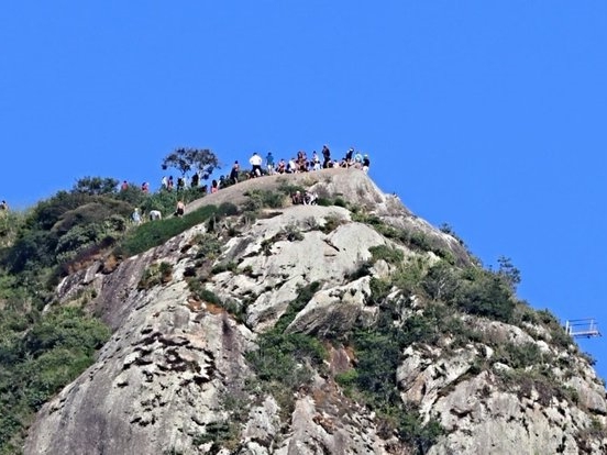 Više od 200 turista blokirano na vidikovcu tokom oružanog obračuna bandi