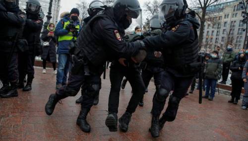 Stotine uhapšenih na demonstracijama podrške Navaljnom