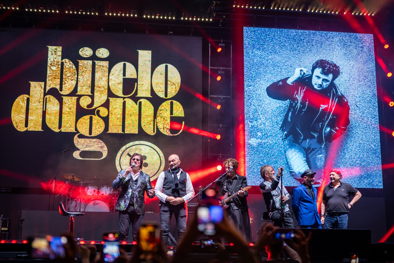 Više od 30 000 fanova uživalo u spektaklu Bijelog dugmeta