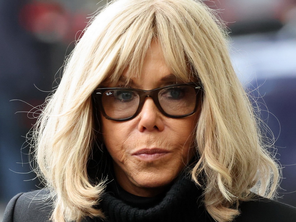 Više od 300 žena podnijele tužbu protiv Brigitte Macron