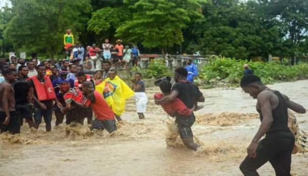 Više od 40 poginulih i 11 nestalih u poplavama na Haitiju
