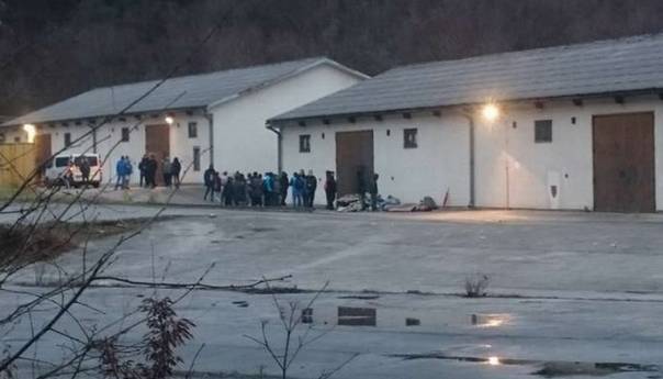 Više od 400 migranata premješteno u migrantski centar u Blažuju