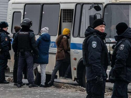 Više od 400 uhapšenih zbog odavanja počasti Alekseju Navaljnom