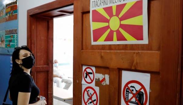 Više od 50 posto birača izašlo na izbore u Sjevernoj Makedoniji