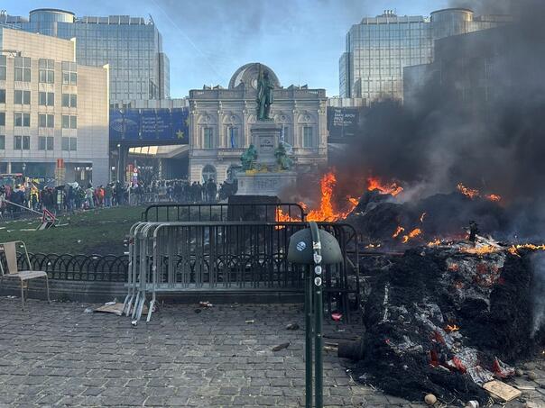 Više od 50 tona otpada očišćeno nakon protesta poljoprivrednika u Briselu