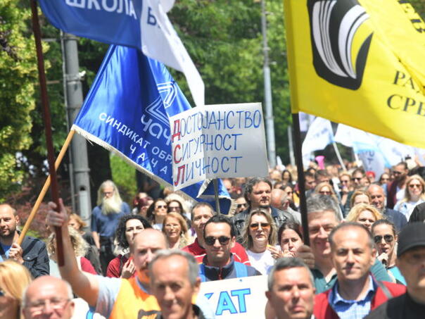 Više od 700 škola obustavilo danas rad u Srbiji