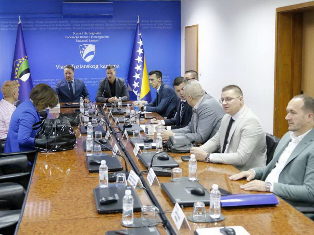 Više od devet miliona KM za projekte "Voda za sve" u lokalnim zajednicama u TK