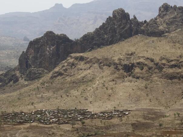 Više od hiljadu ljudi poginulo u klizištu u Sudanu