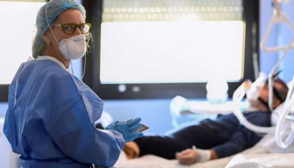 Više od pola miliona ljudi u svijetu umrlo je od koronavirusa