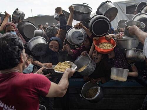 Više od stotinu humanitarnih orgaizacija upozorilo da se masovna glad širi Pojasom Gaze