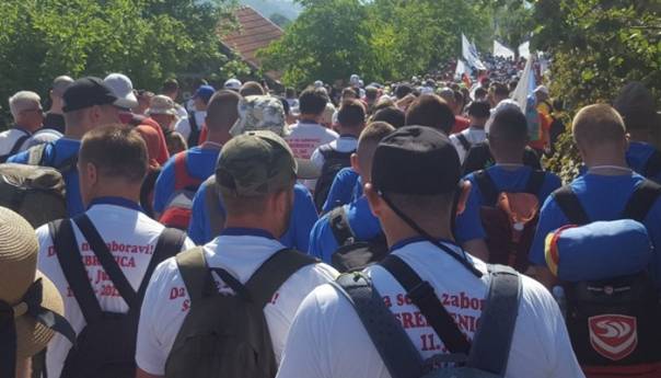 Više od tri hiljade učesnika 'Marša mira' na putu prema Srebrenici