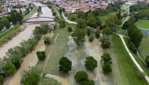 Više sela evakuisano dok se Italija bori sa posljedicama smrtonosnih poplava