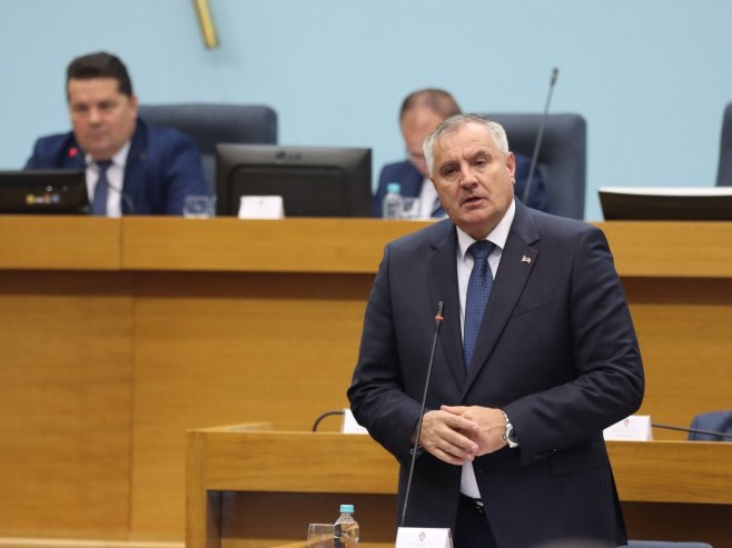 Višković: Bećirović i Komšić mogu samo da sanjaju puste snove u u sarajevskim sećijama