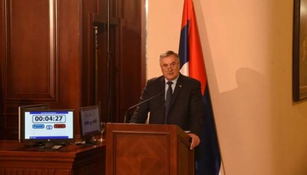 Višković: Od sutra se ukida izolacija prilikom ulaska u RS