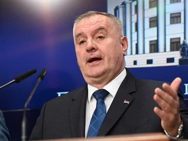 Višković poručio da će doći u kasarnu Oružanih snaga BiH bez obzira na Helezovo naređenje