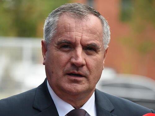 Višković: Schmidt da pribavi papire ili da se vrati u svoju zemlju