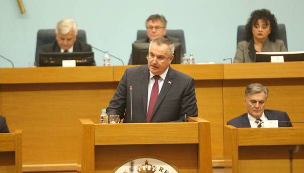 Višković: Vlada nema namjeru da prodaje HET