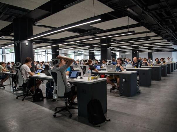 Visok skok zaposlenosti u Americi se nastavio i krajem 2023.