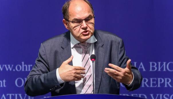 Visoki predstavnik poziva na ograničenu ustavnu reformu