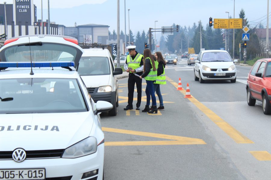 Vitez: Oduzet golf, vozač imao 10.657 KM neplaćenih kazni