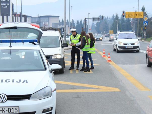 Vitez: Oduzet golf, vozač imao 10.657 KM neplaćenih kazni